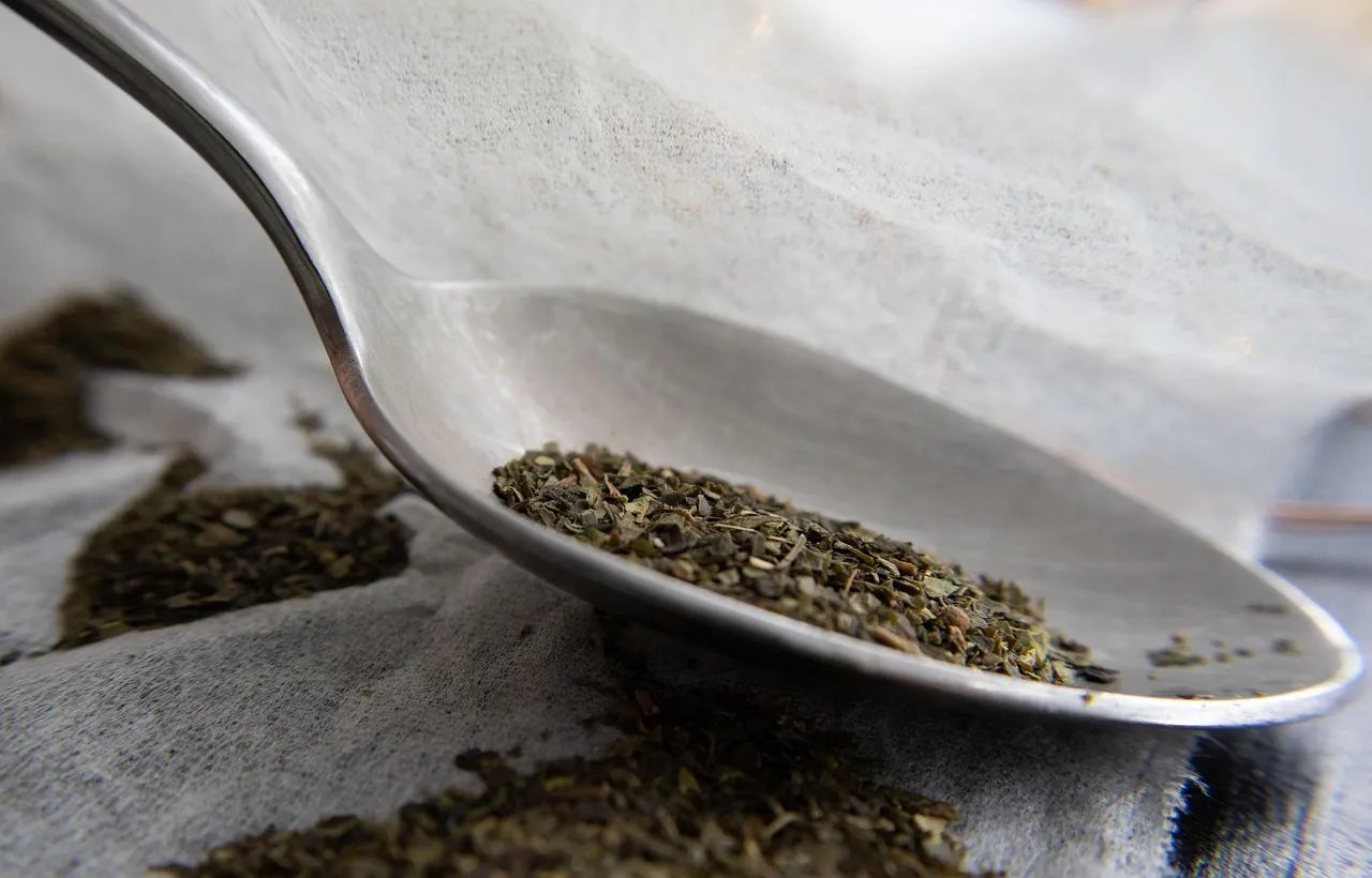 Loose leaf tea on a spoon